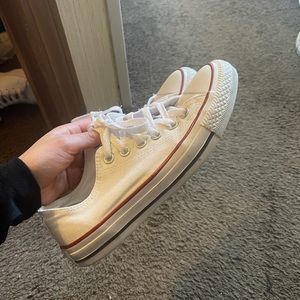 White low top converse